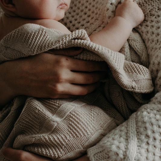 Hip Dysplasia Sleep Guide: How to Help Your Baby Sleep in a Pavlik Harness